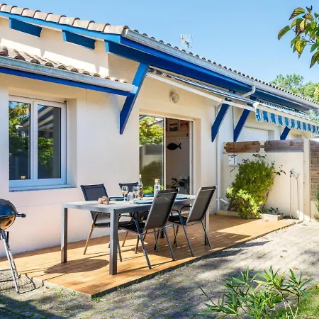 Holiday home Maison Des Embruns